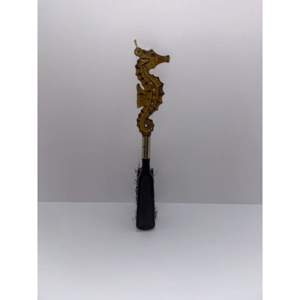 Vintage Seahorse Clothing Brush‎